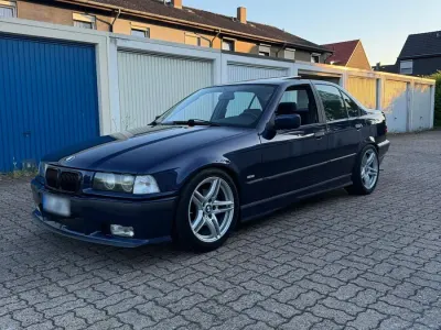 Gebraucht BMW 320 M Sport 150 PS (110 kW) 1996 Blau Limousine