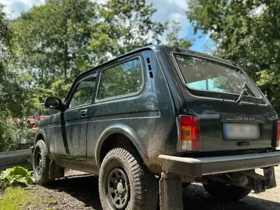 Gebraucht Lada niva 83 PS (61 kW) 2013 Grün SUV