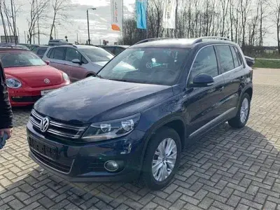 Gebraucht VW Tiguan Sportline 122 PS (89 kW) 2013 Blau SUV
