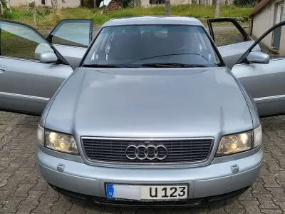 Second-hand Audi A8 150 CP (110 kW) 1998 Argintiu Berlinǎ