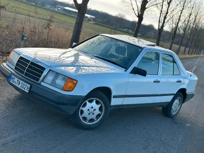 Second-hand Mercedes E200 118 CP (86 kW) 1989 Alb Berlinǎ