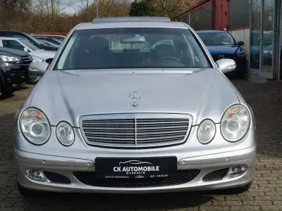 Gebraucht Mercedes E220 150 PS (110 kW) 2004 Silber Limousine