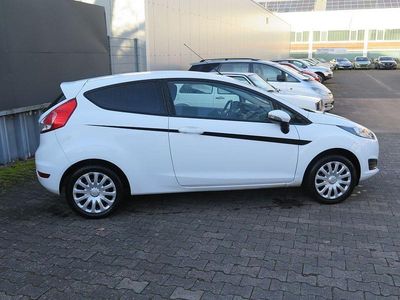 Gebraucht Ford Fiesta Trend 60 PS (44 kW) 2013 Weiß Kleinwagen