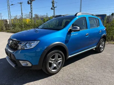 Używany Dacia Sandero Prestige 90 KM (66 kW) 2019 Niebieski Sedan/Limuzyna