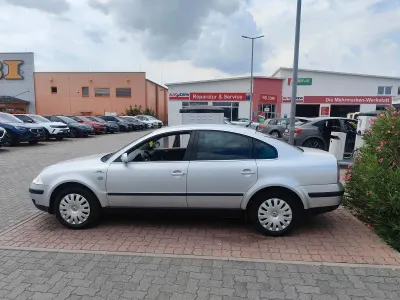 Gebraucht VW Passat Comfortline 116 PS (85 kW) 2003 Silber Limousine
