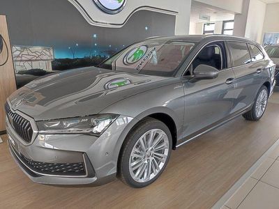 Grau Neu 2025 Skoda Superb LAURIN & KLEMENT Kombi | 56.882 € (Teuer)