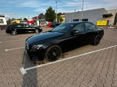 Gebraucht Mercedes E350 258 PS (189 kW) 2017 Schwarz Limousine