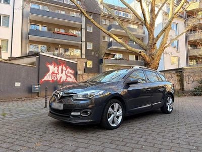 Usado Renault Mégane GrandTour 115 HP (84 kW) 2014 Cinzento Carrinha