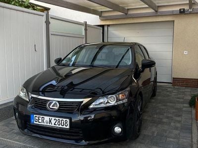 Lexus CT200h