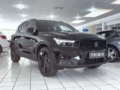 Używany Volvo XC40 Ultra 197 KM (144 kW) 2025 Czarny SUV