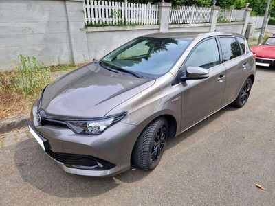 Toyota Auris Hybrid