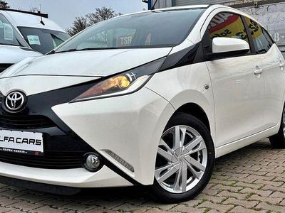 Gebraucht Toyota Aygo X-wave 69 PS (50 kW) 2015 Weiß Kleinwagen