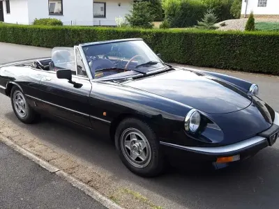 Gebraucht Alfa Romeo Spider 126 PS (92 kW) 1985 Schwarz Cabrio