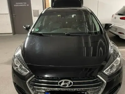 Gebraucht Hyundai i40 Premium 141 PS (103 kW) 2015 Schwarz Kombi