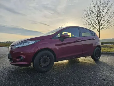 Gebraucht Ford Fiesta Trend 82 PS (60 kW) 2010 Violett Limousine