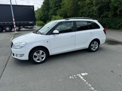Gebraucht Skoda Fabia Fresh 86 PS (63 kW) 2013 Weiß Kombi