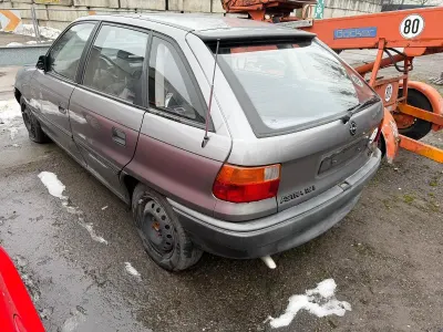 Gebraucht Opel Astra 75 PS (55 kW) 1992 Limousine