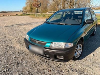 Gebraucht Mazda 323 74 PS (54 kW) 1998 Grün