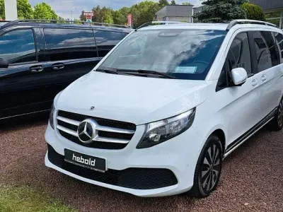 Gebraucht Mercedes V220 Edition 163 PS (119 kW) 2023 Weiß Van / Kleinbus