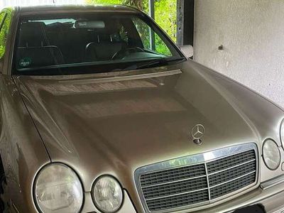 Mercedes E320