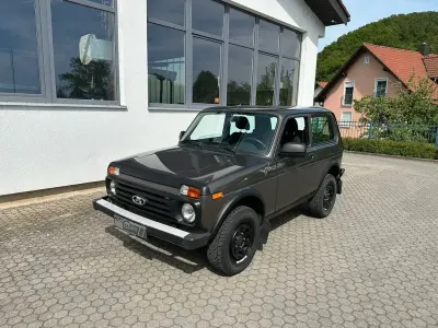 Gebraucht Lada Taiga 83 PS (61 kW) 2021 Braun SUV