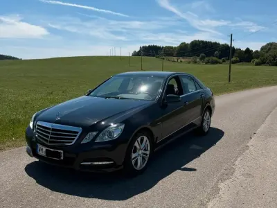 Gebraucht Mercedes E250 204 PS (150 kW) 2010 Schwarz Limousine