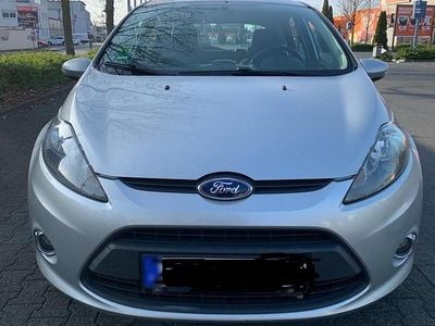 Gebraucht Ford Fiesta 70 PS (51 kW) 2012 Silber Kleinwagen