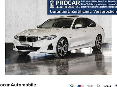 Weiß Gebraucht 2022 BMW 330e Sport Line Limousine | 36.360 € (Fairer Preis)