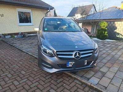 Gebraucht Mercedes B180 109 PS (80 kW) 2015 Grau Van / Kleinbus