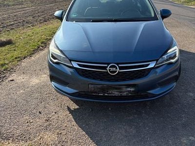 Gebraucht Opel Astra Edition 105 PS (77 kW) 2016 Blau Limousine