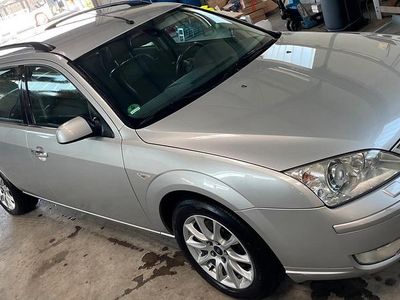 Gebraucht Ford Mondeo 131 PS (96 kW) 2005 Grau Kombi