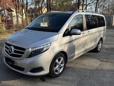 Gebraucht Mercedes V220 Edition 163 PS (119 kW) 2018 Silber Van / Kleinbus