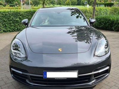 Porsche Panamera 4