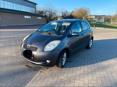 Gebraucht Toyota Yaris 87 PS (63 kW) 2008 Grau Kleinwagen