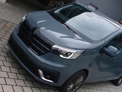 Gebraucht Renault Trafic 150 PS (110 kW) 2023 Grau Van / Kleinbus