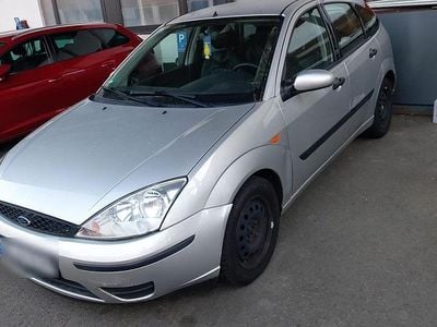 Second-hand Ford Focus 110 CP (80 kW) 2004 Argintiu Hatchback