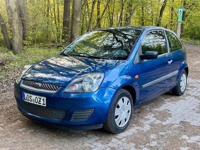 Usata Ford Fiesta 51 CV (37 kW) 2007 Blu Utilitaria
