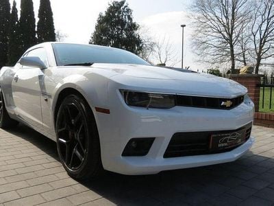 Begagnad Chevrolet Camaro SS 405 HK (297 kW) 2015 Vit Sportkupé