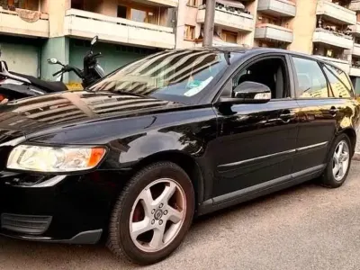 Gebraucht Volvo V50 Kinetic 109 PS (80 kW) 2010 Schwarz Kombi