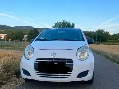 Gebraucht Suzuki Alto Basic 68 PS (50 kW) 2010 Weiß Kleinwagen