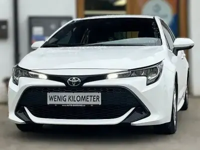 Gebraucht Toyota Corolla Comfort 116 PS (85 kW) 2019 Super white 2 Limousine