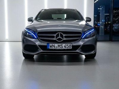 Grau Gebraucht 2016 Mercedes C180 Avantgarde Limousine | 18.000 € (Fairer Preis)