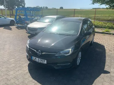 Używany Opel Astra 105 KM (77 kW) 2020 Czarny Kombi