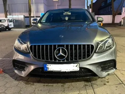 Usata Mercedes E220 200 CV (147 kW) 2018 Grigio Berlina