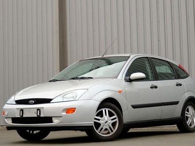 Gebraucht Ford Focus Futura 101 PS (74 kW) 2001 Silber Limousine