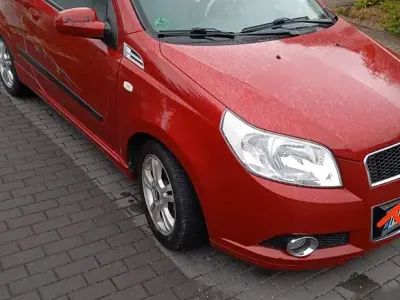 Gebraucht Chevrolet Aveo LT 101 PS (74 kW) 2010 Rot Limousine
