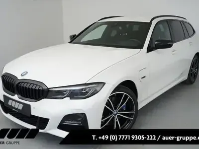Używany BMW 330e M Sport 291 KM (214 kW) 2022 Biały Kombi