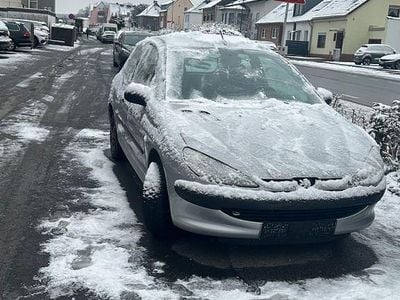 Silber Gebraucht 2016 Peugeot 206 Kleinwagen | 1.000 €