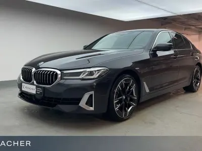 Gebraucht BMW 530 245 PS (180 kW) 2023 Grau Limousine