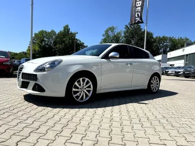 Gebraucht Alfa Romeo Giulietta Turismo 120 PS (88 kW) 2013 Weiß Kleinwagen